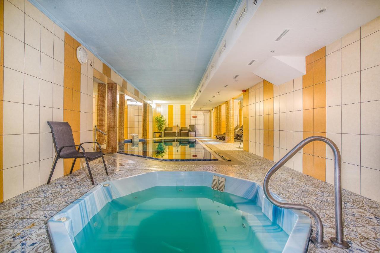 Wellness Hotel-M - Хайдусобосло Экстерьер фото