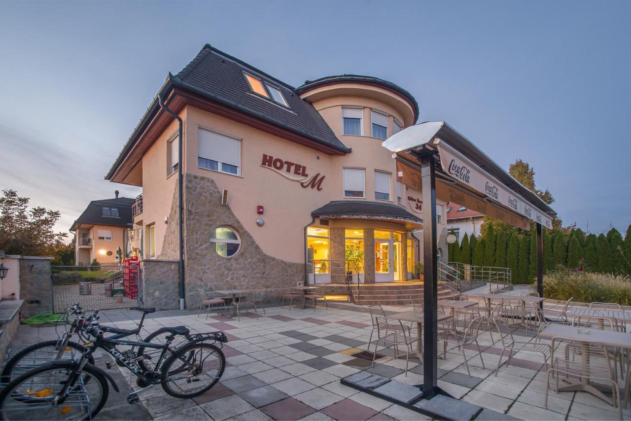 Wellness Hotel-M - Хайдусобосло Экстерьер фото
