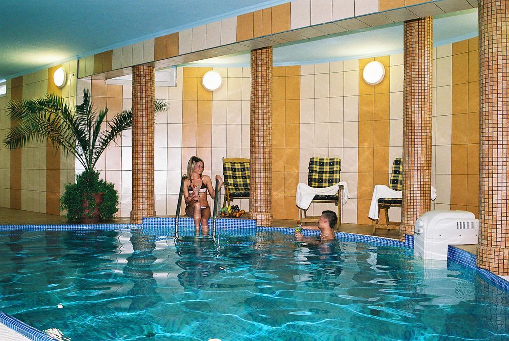 Wellness Hotel-M - Хайдусобосло Экстерьер фото