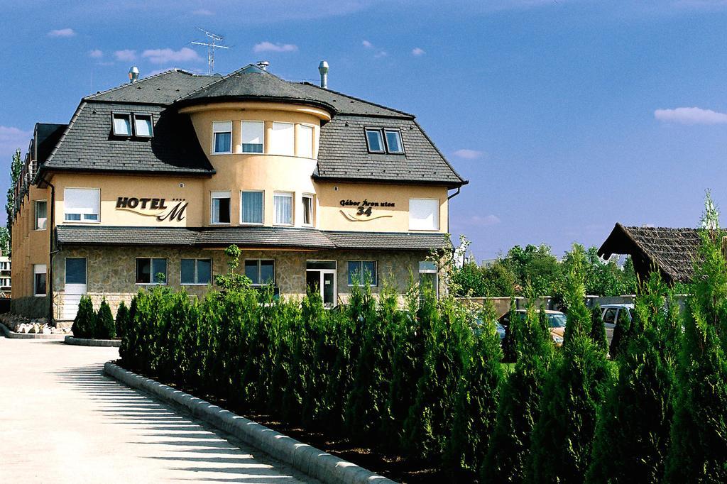 Wellness Hotel-M - Хайдусобосло Экстерьер фото