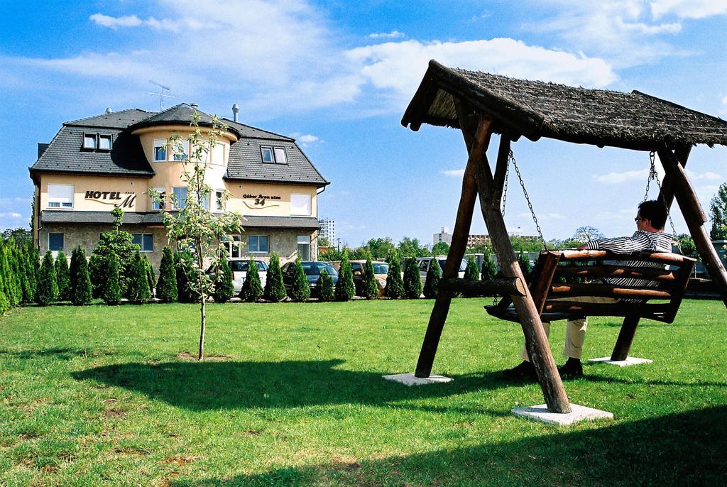Wellness Hotel-M - Хайдусобосло Экстерьер фото